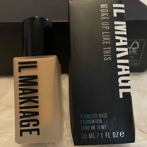 IL Makiage Woke Up Like This Foundation #30